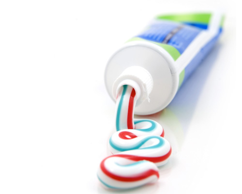 Тюбик с зубной пастой говорится - a tube of toothpaste